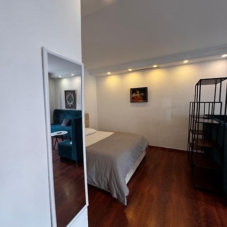 Studio In Bllok 티라나 외부 사진