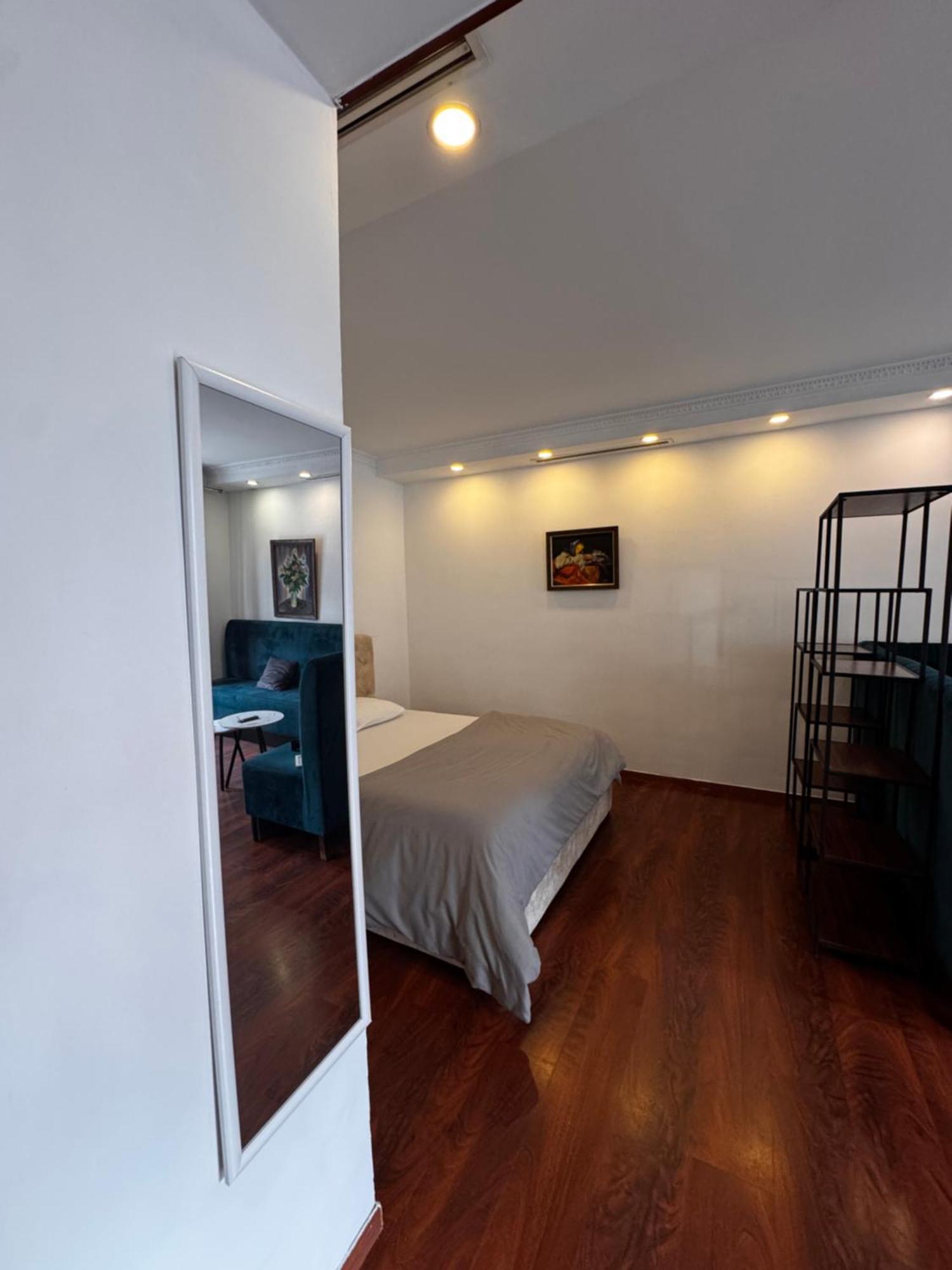 Studio In Bllok 티라나 외부 사진